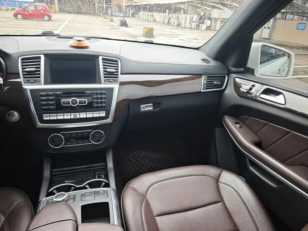 Mercedes-Benz GL-Class — миниатюра 12