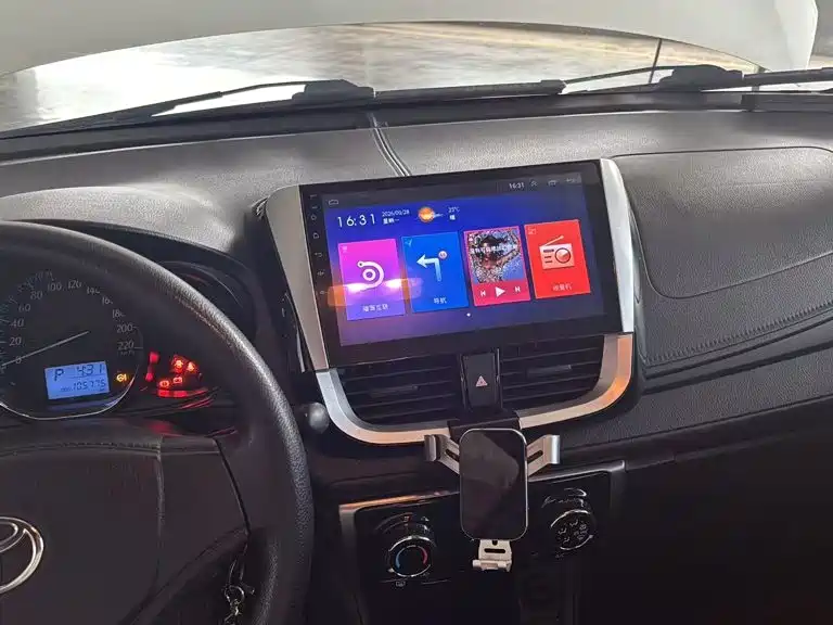 Toyota Yaris L — миниатюра 11