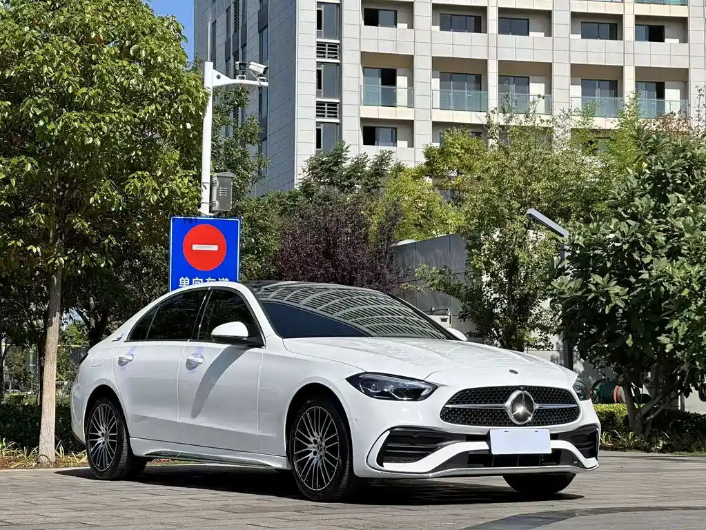 Mercedes-Benz C-Class — миниатюра 3