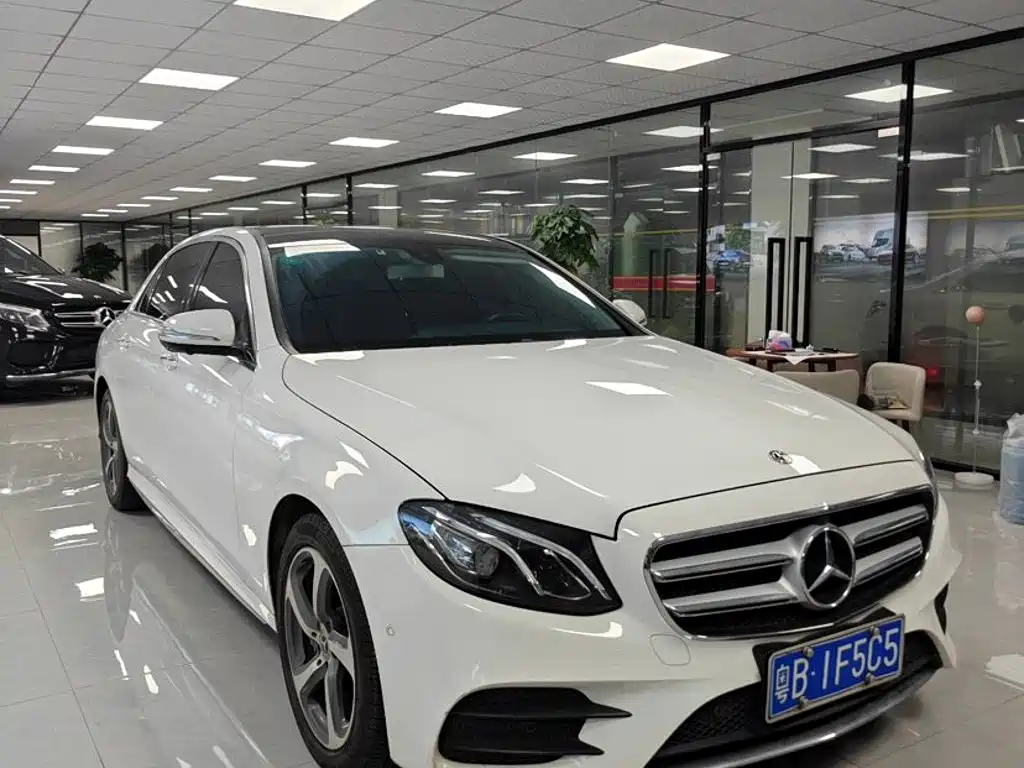 Mercedes-Benz E-Class — миниатюра 3