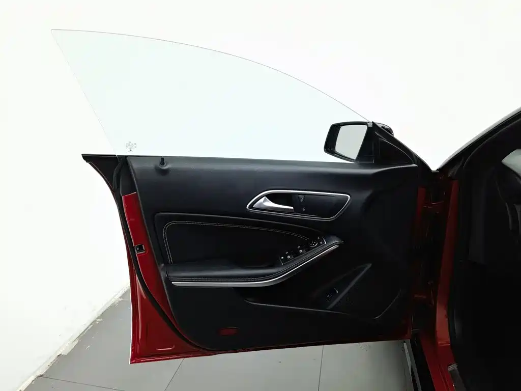 Mercedes-Benz CLA (Import) — миниатюра 8