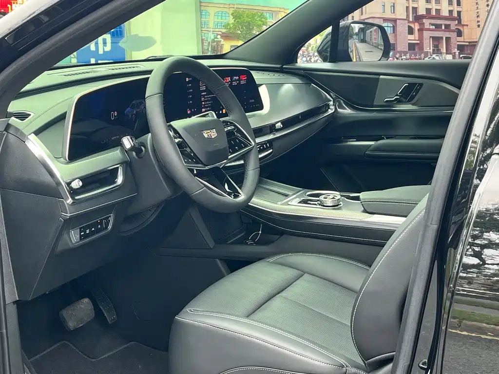 Cadillac XT5 — миниатюра 10