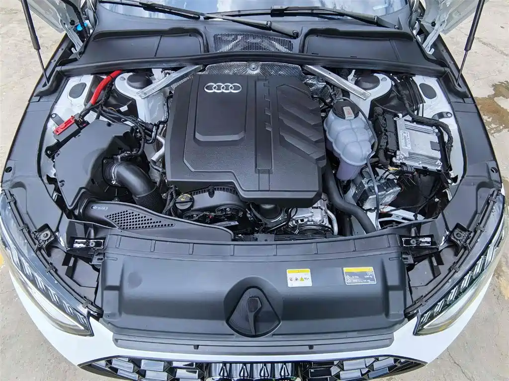 Audi A4L 2024 40 TFSI Luxury