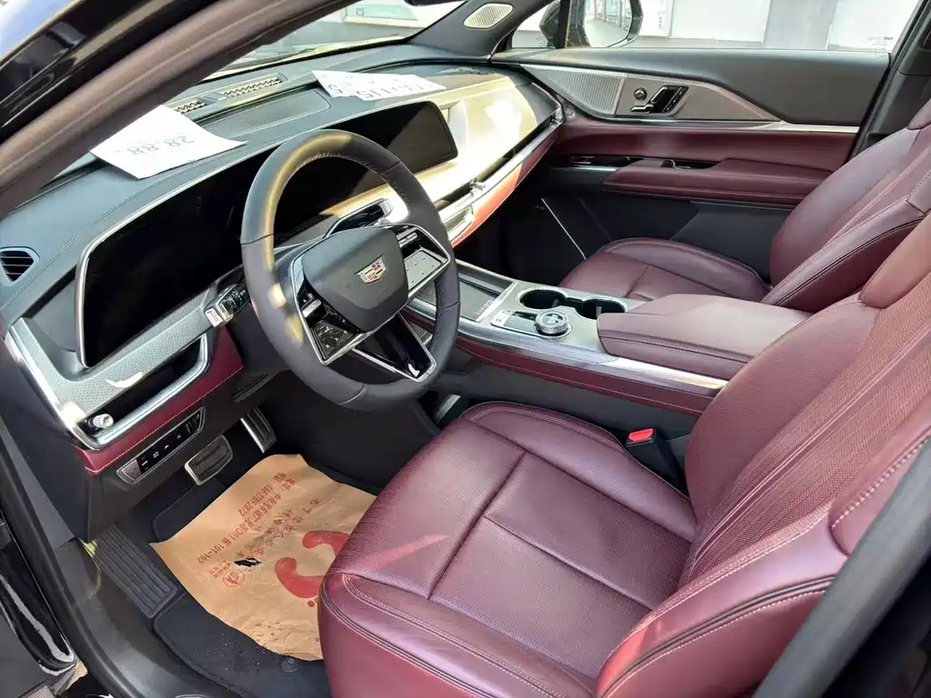 Cadillac XT5 — миниатюра 4
