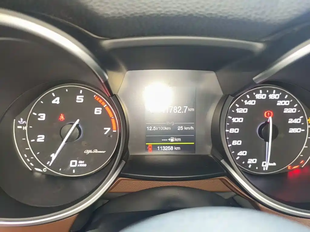 Alfa Romeo Stelvio — миниатюра 12