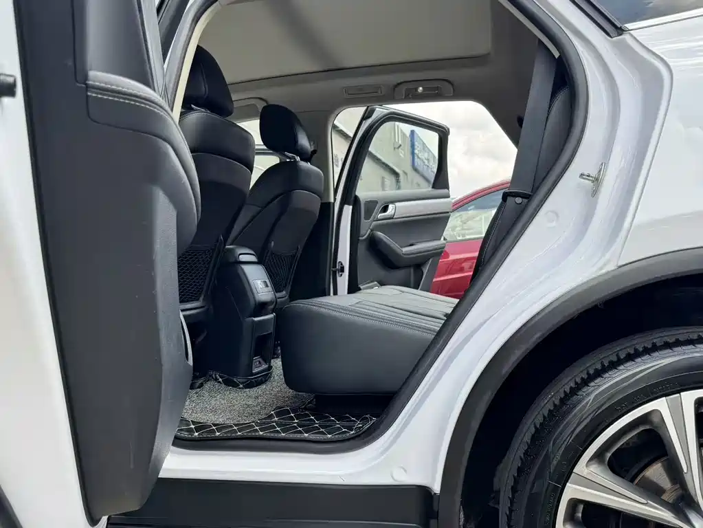 BYD Tang — миниатюра 13