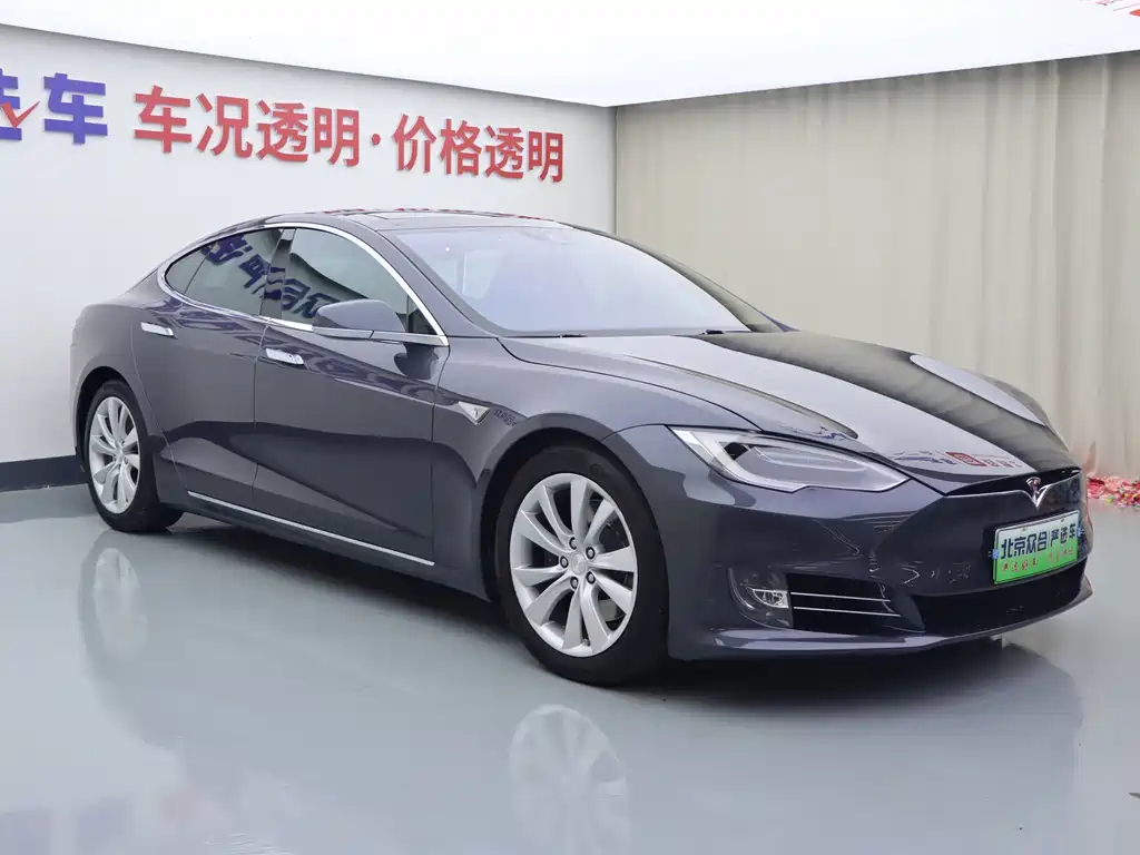Tesla Model S — миниатюра 2