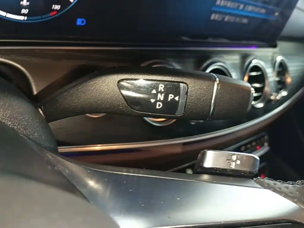 Mercedes-Benz E-Class 2021 — фото 13