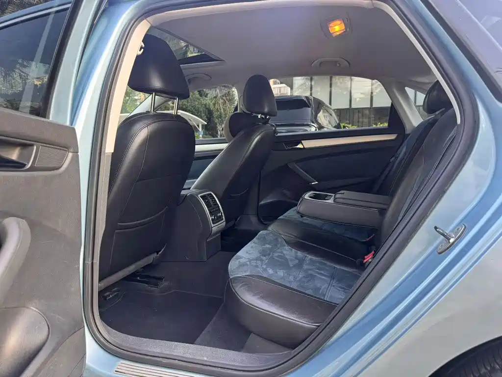 Volkswagen Passat — миниатюра 7