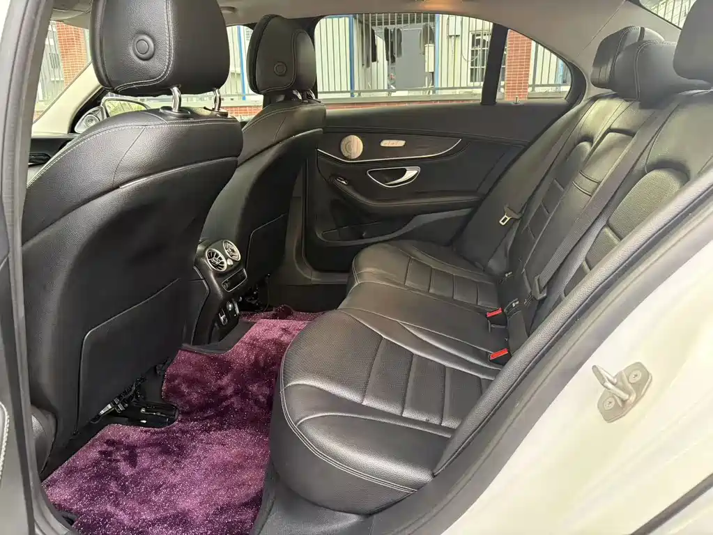 Mercedes-Benz C-Class — миниатюра 4