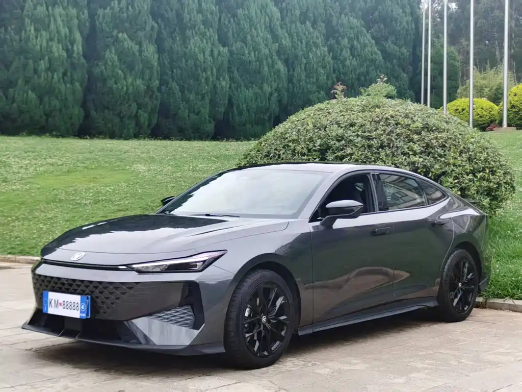 2025 Changan UNI-V - zdjęcie 1 z 24