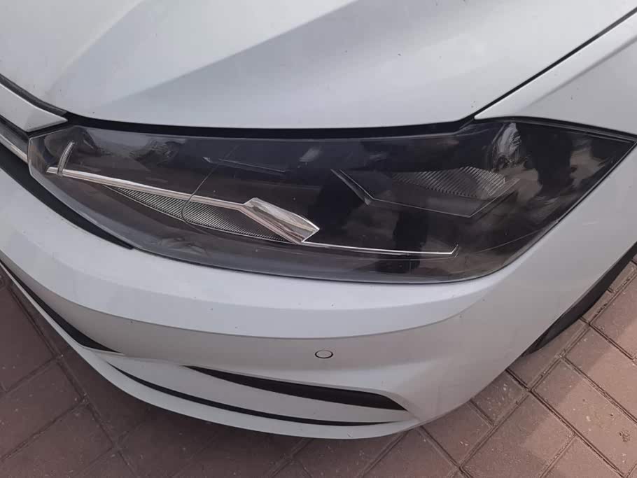 Volkswagen Polo 1.5 л 2023 г. Белый, пробег 25299 км