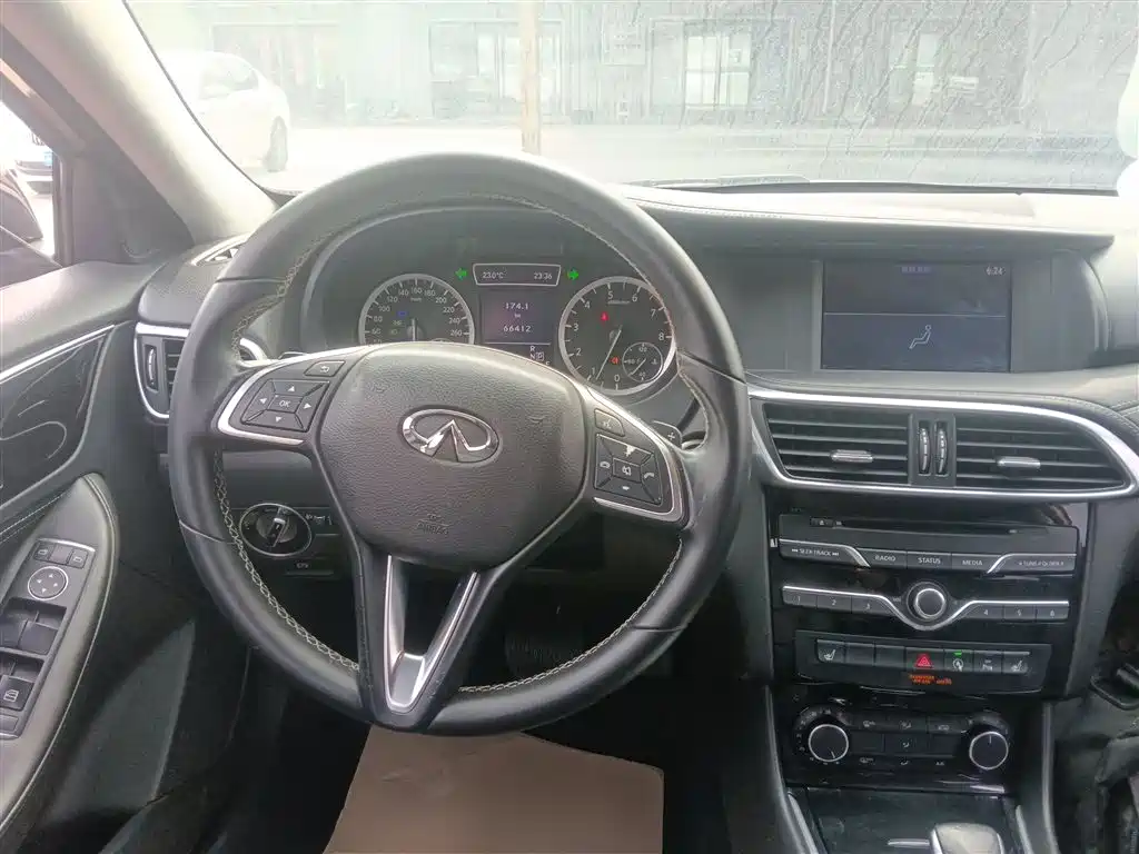 Infiniti QX30 2017 1.6T Fashion