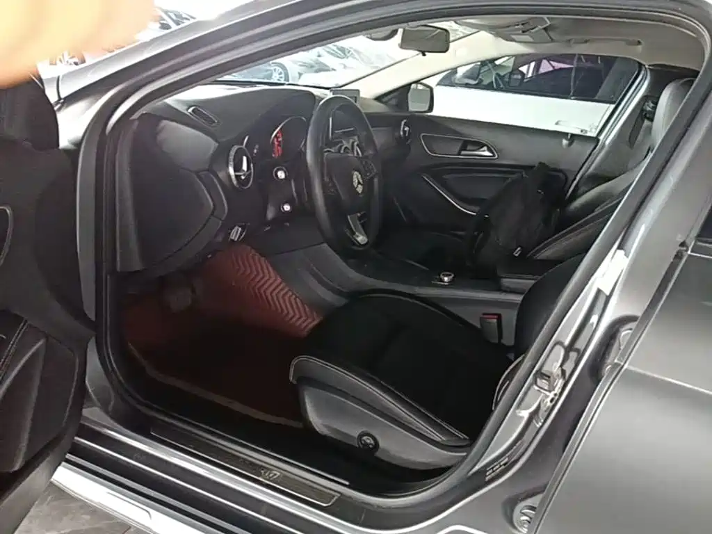 Mercedes-Benz GLA — миниатюра 16