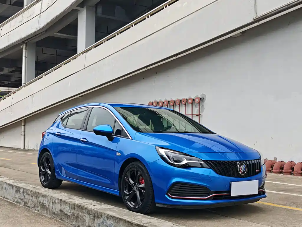 Buick Verano Hatchback GS 20T DCT Vertical Passion Sport Type, фото 3