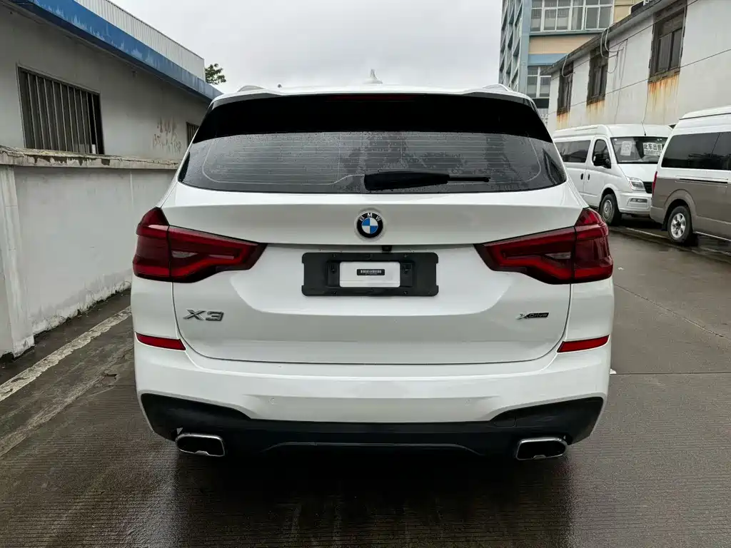 BMW X3 — миниатюра 9
