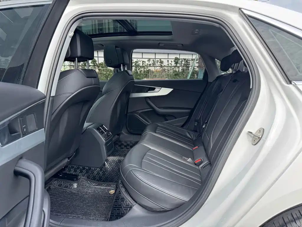Audi A4L — миниатюра 12
