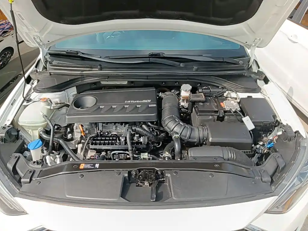 Hyundai Elantra — миниатюра 20