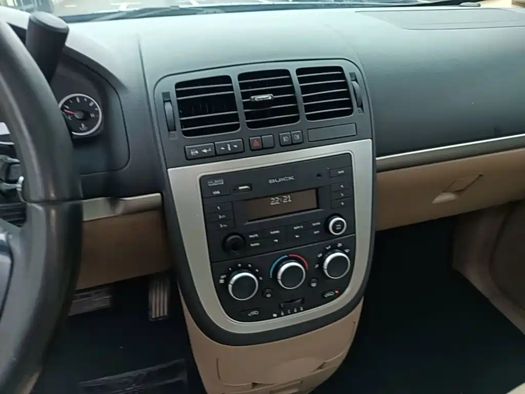 Buick GL8 — миниатюра 13