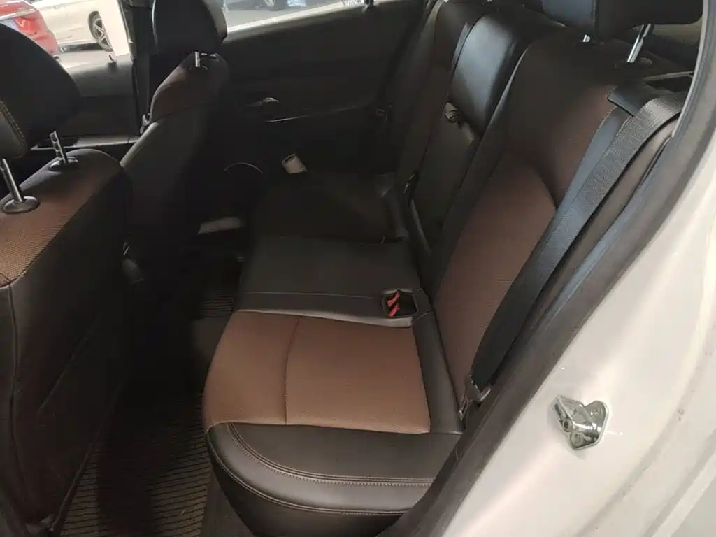 Chevrolet Cruze — миниатюра 17
