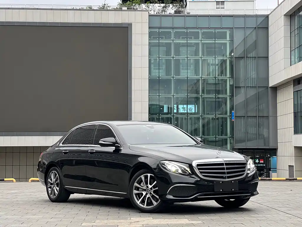 Mercedes-Benz E-Class — миниатюра 3