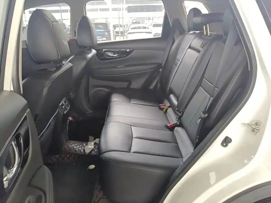 Nissan X-Trail — миниатюра 17