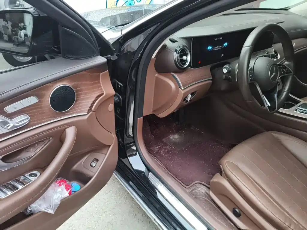 Mercedes-Benz E-Class — миниатюра 14