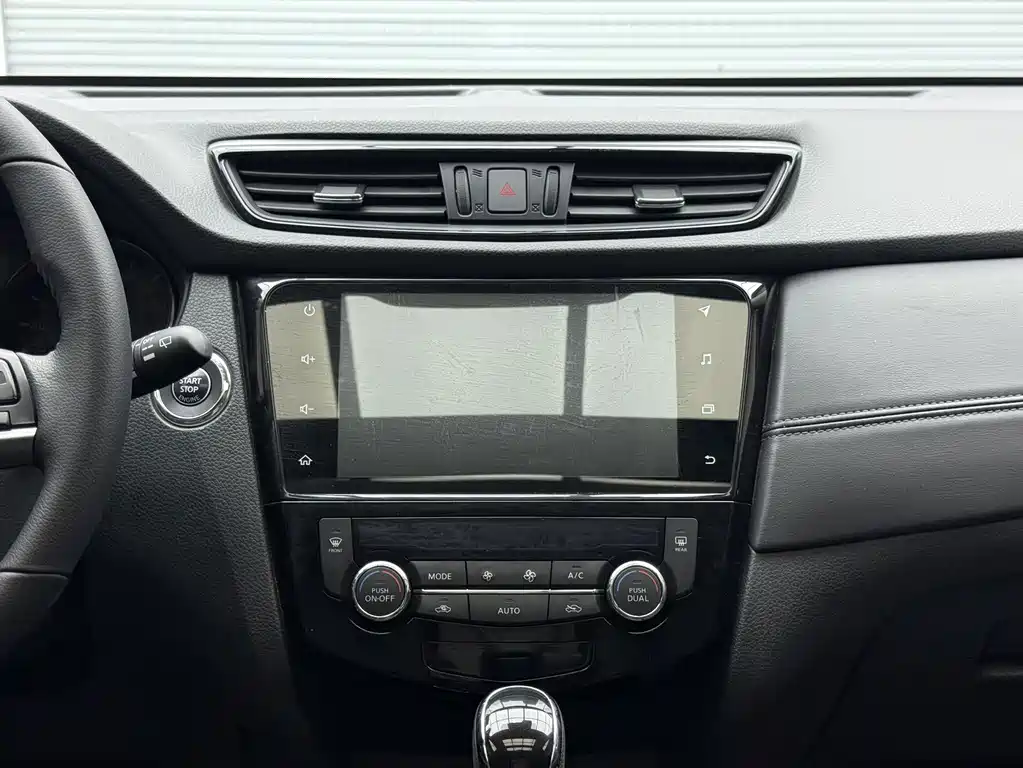 Nissan X-Trail — миниатюра 18