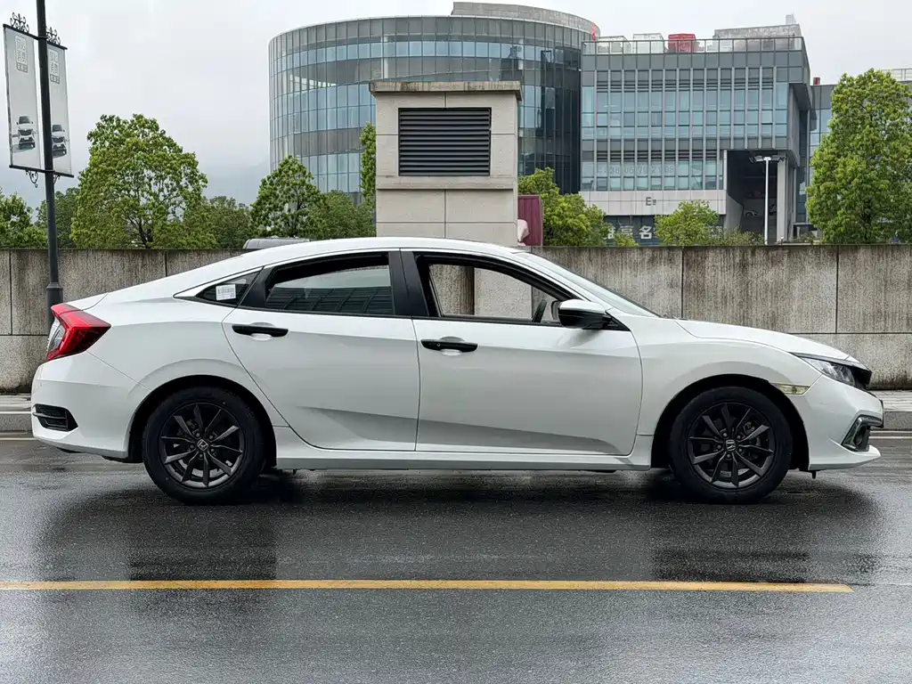Honda Civic — миниатюра 4