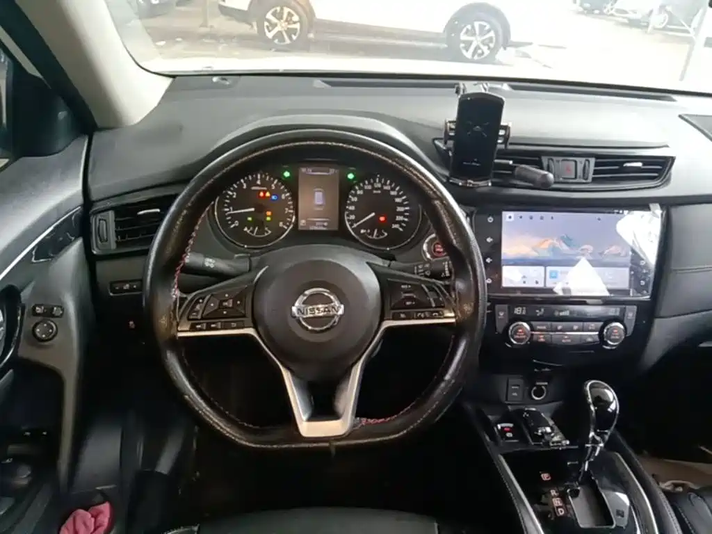 Nissan X-Trail — миниатюра 11