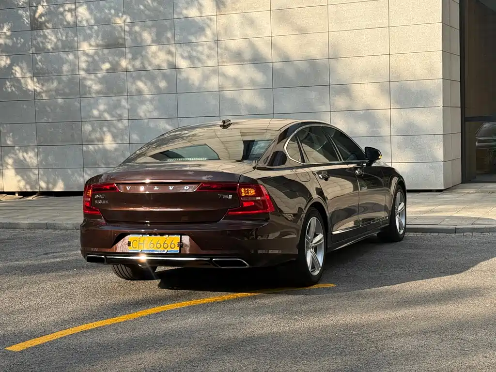 Volvo S90 — миниатюра 20