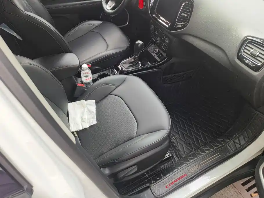 Jeep Compass — миниатюра 7