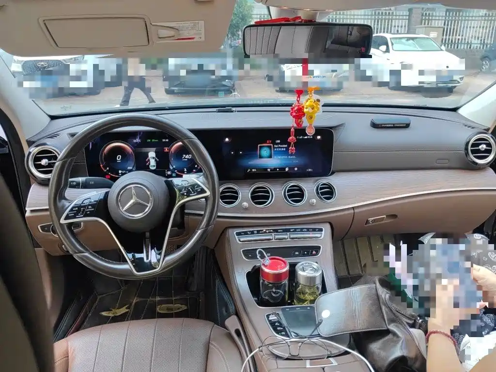 Mercedes-Benz E-Class — миниатюра 13