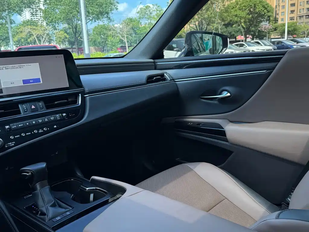 Lexus ES — миниатюра 22
