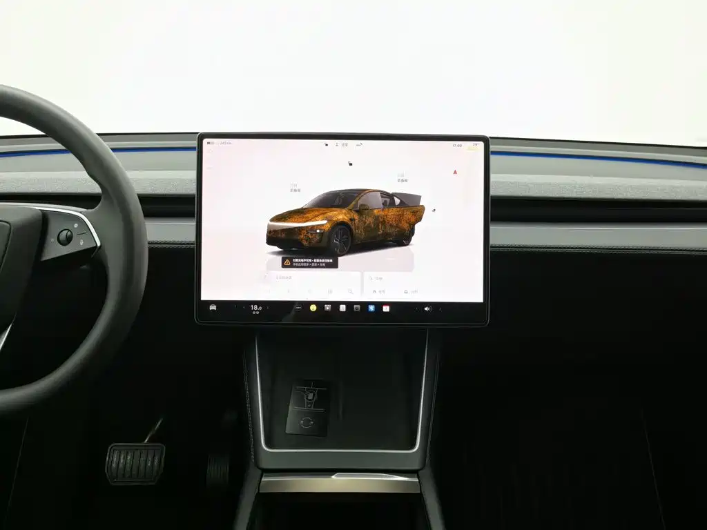 Tesla Model Y — миниатюра 12