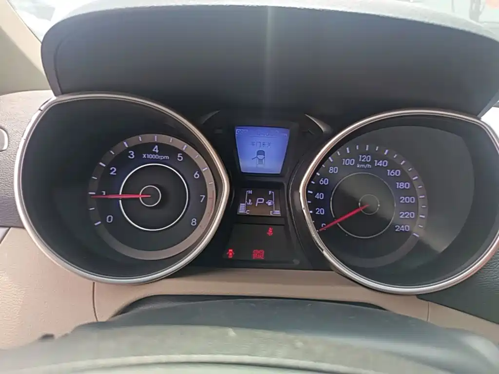 Hyundai Elantra Langdong — миниатюра 16