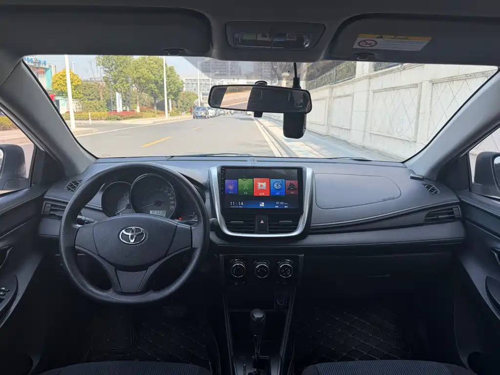 TOYOTA YARIS L TO ENJOY