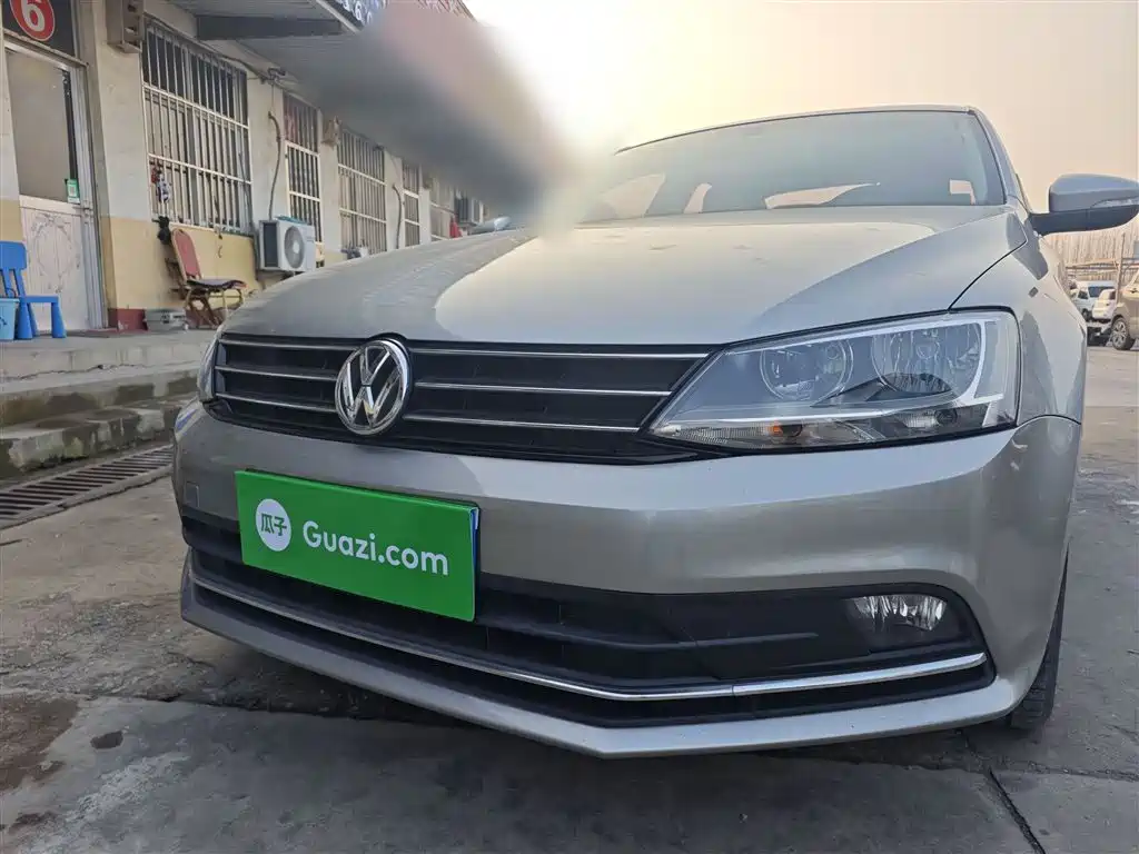 Volkswagen Sagitar 2018