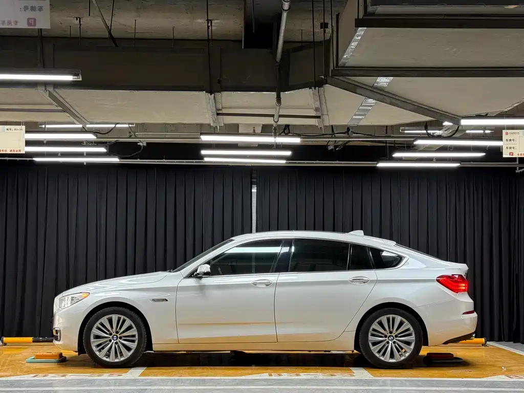 BMW 5 Series GT 5 GT 2015 528i Luxury