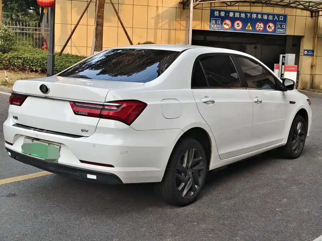 BYD Qin NEV — миниатюра 4