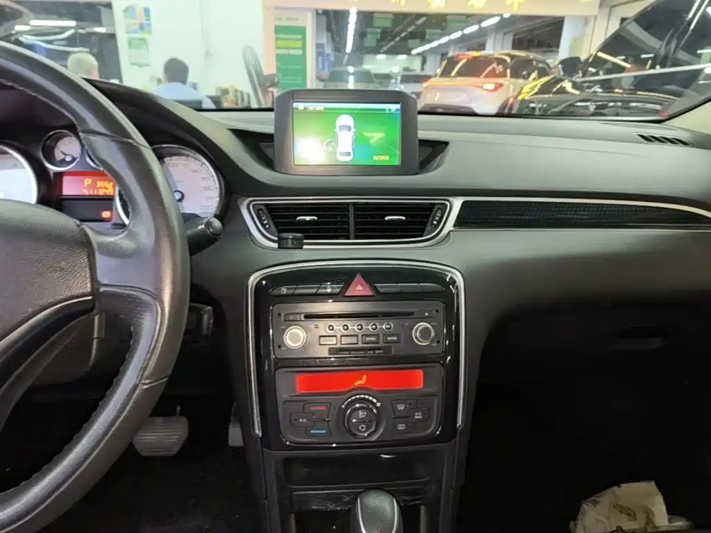 Peugeot 308 — миниатюра 13