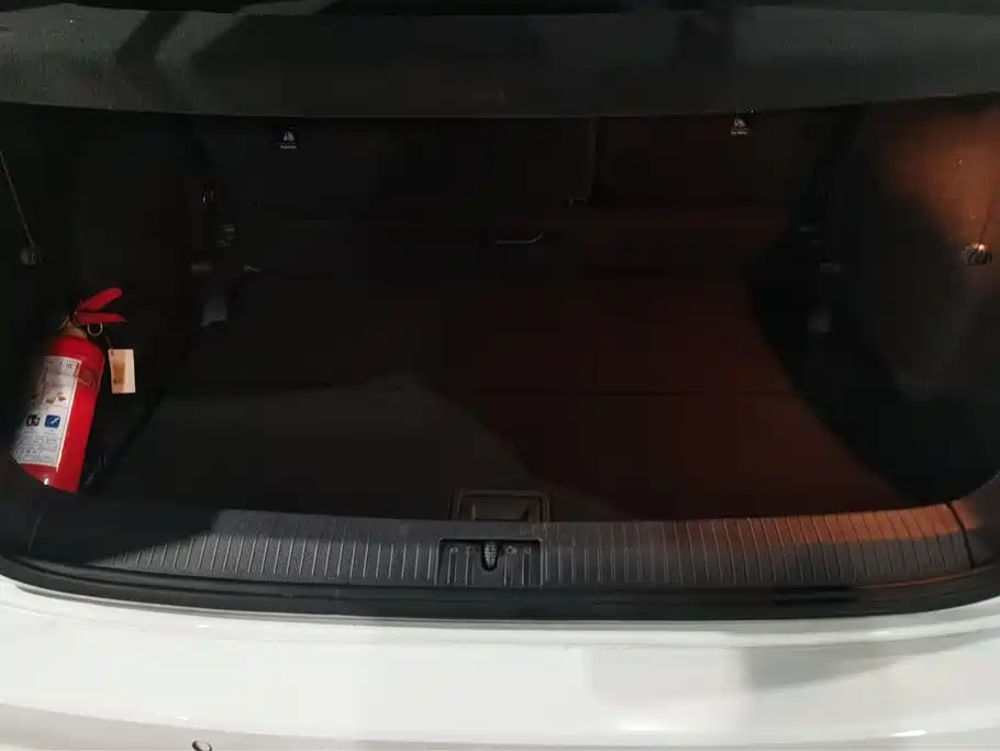 VOLKSWAGEN GOLF*JIAYU