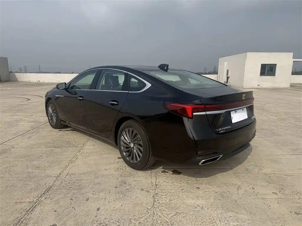 Buick LaCrosse — миниатюра 7