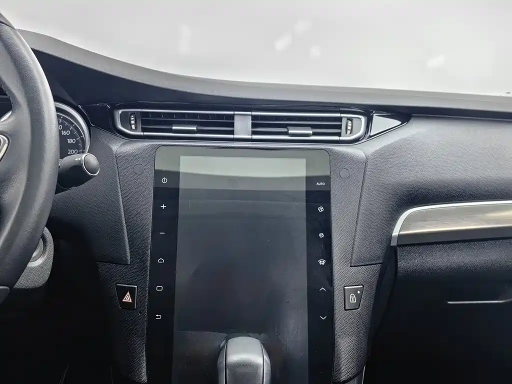 Peugeot 408 — миниатюра 12