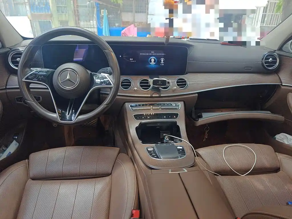 Mercedes-Benz E-Class — миниатюра 10