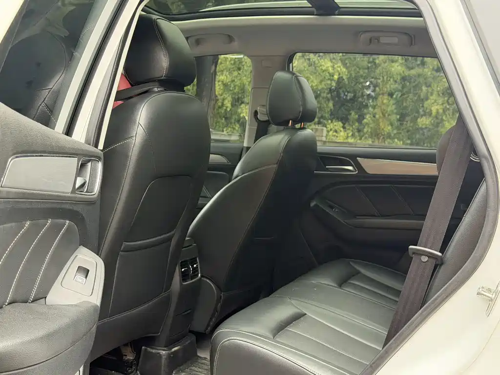 Roewe RX5 — миниатюра 4