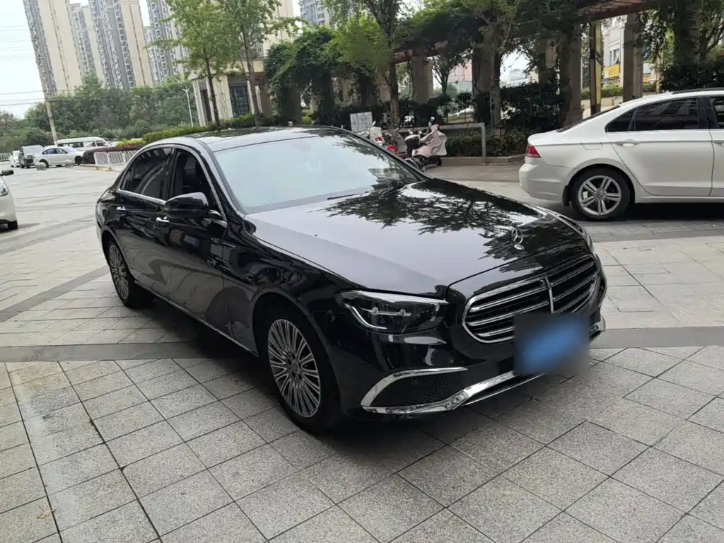 Mercedes-Benz E-Class — миниатюра 4