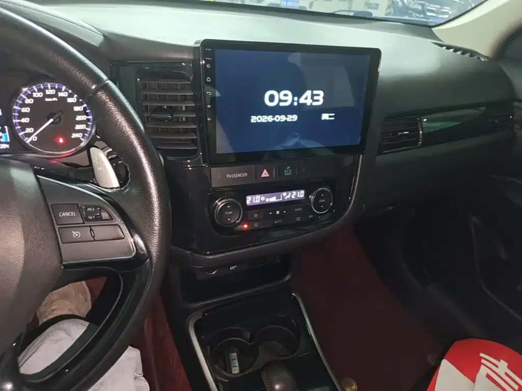 Mitsubishi Outlander — миниатюра 13