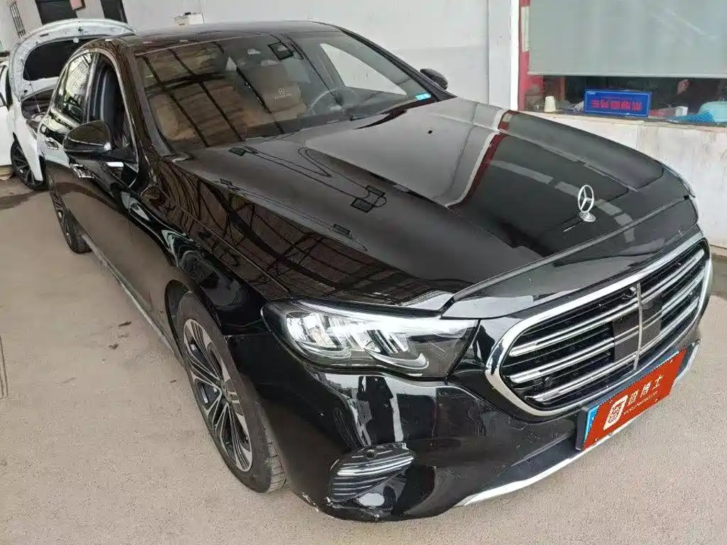 奔驰E级 2025款 改款 E 300 L 豪华型 2025