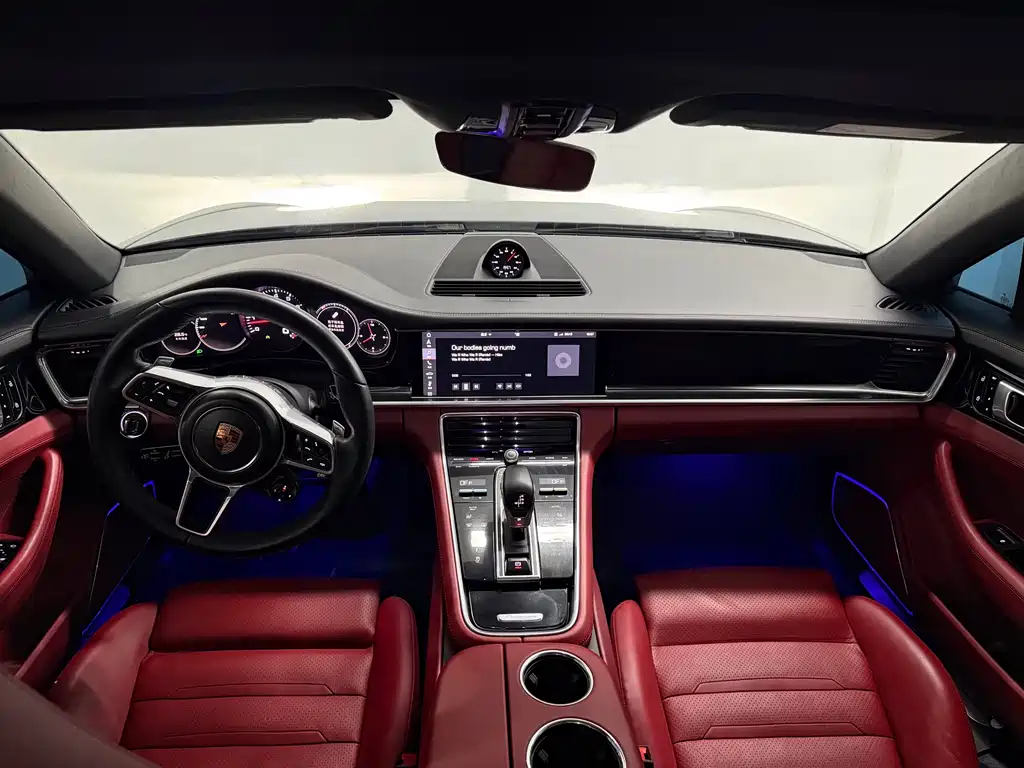 PORSCHE PANAMERA